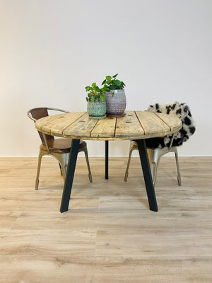 Spisebord af Kabeltromle på Sort Stålstel