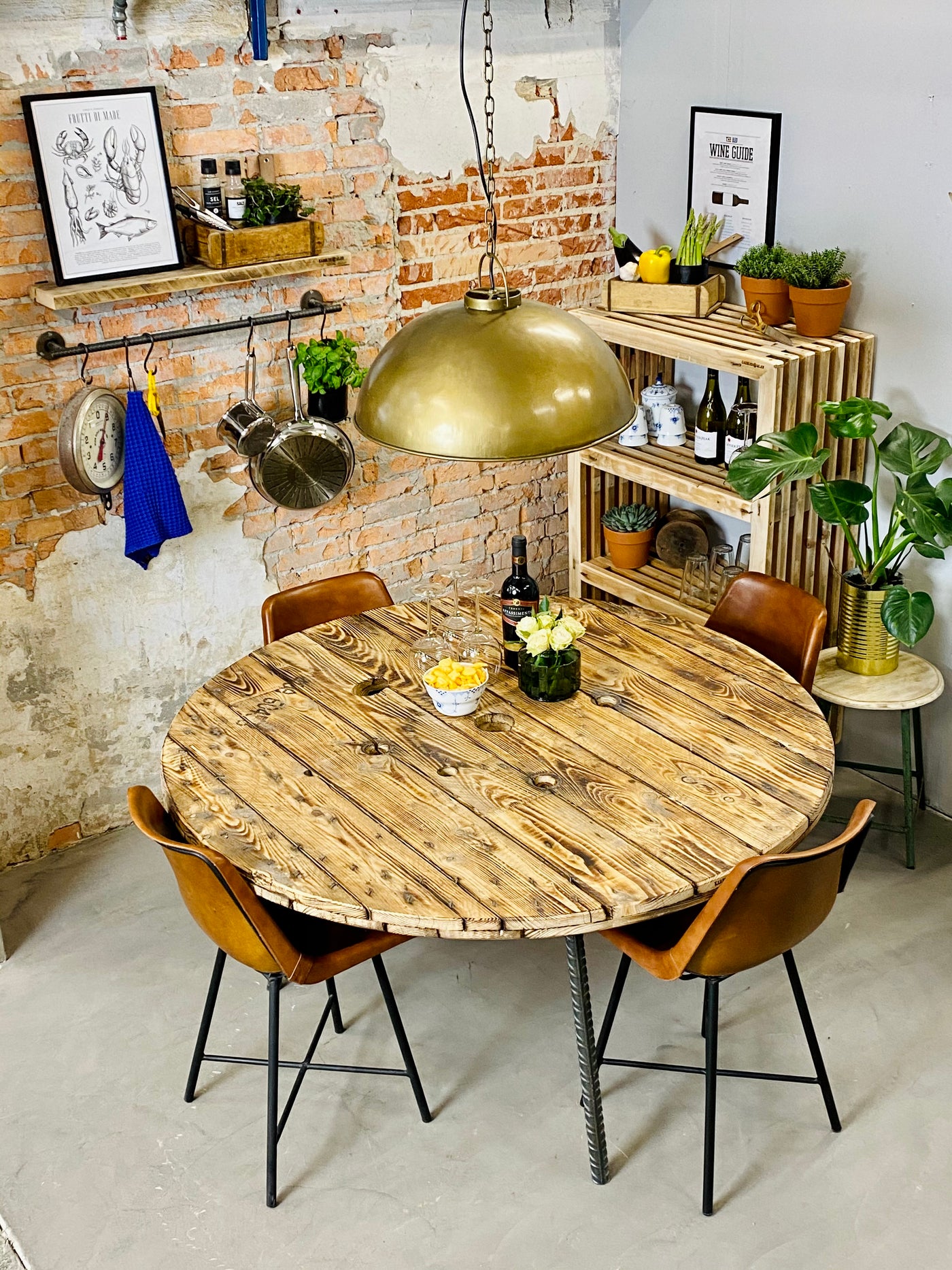 Kabeltromle bord | rustikke træborde ⇒ Kabeltromlen.dk
