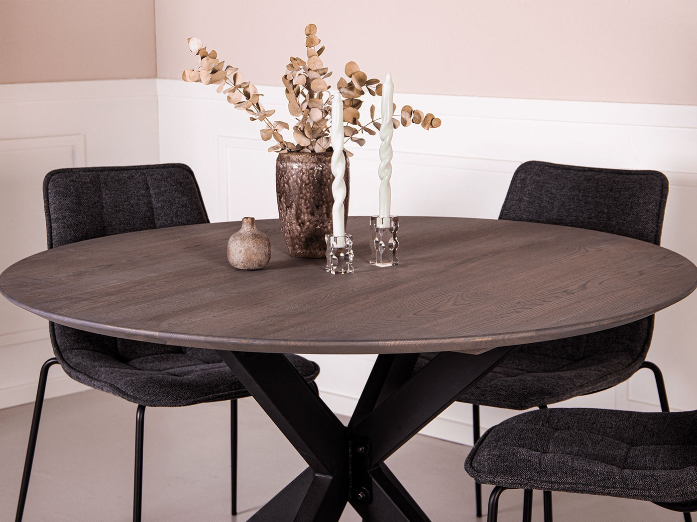 Rundt Spisebord i Massiv Eg | Model Boston På Opus Base