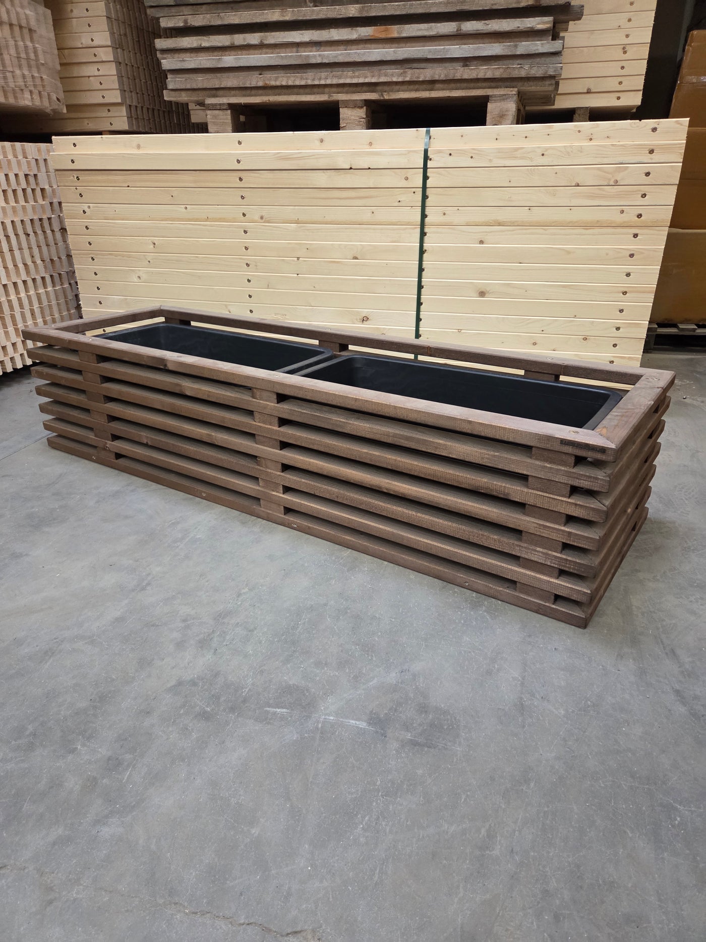 Udstillingsmodel: Plantekasse 170 cm | 7 Lægter | Brunbejdset