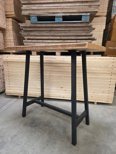 Udstillingsmodel: Barbord | 110 cm | Lakeret