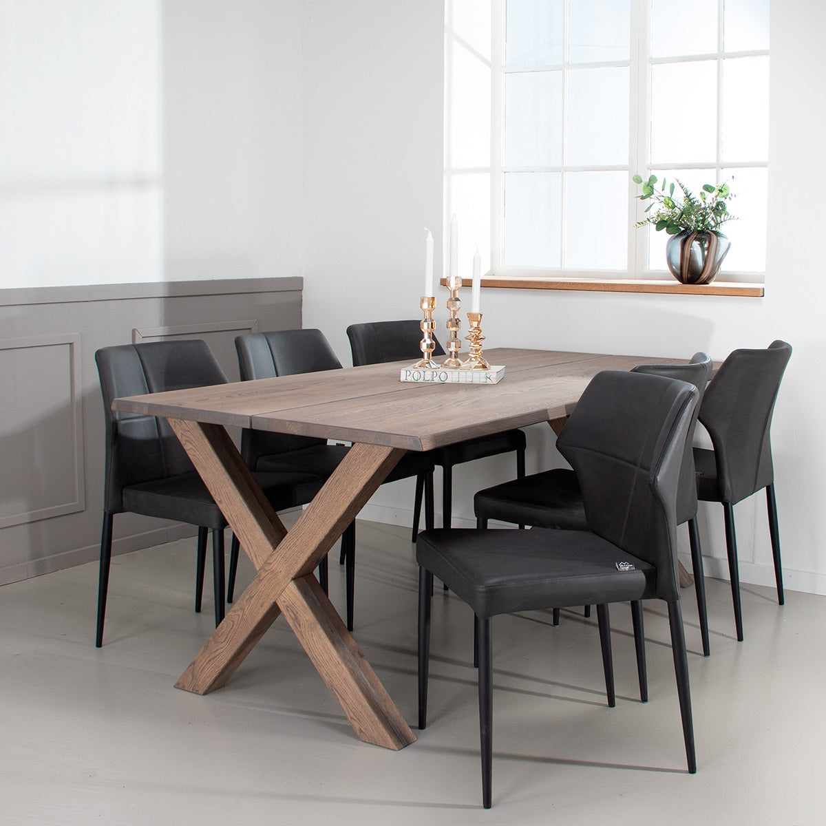 Plankebord i massiv eg | Model Curve Med X-Base i Eg