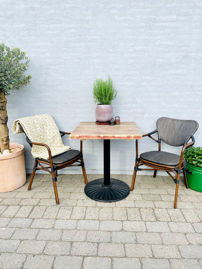Cafébord af Genbrugstræ | 70x70 cm