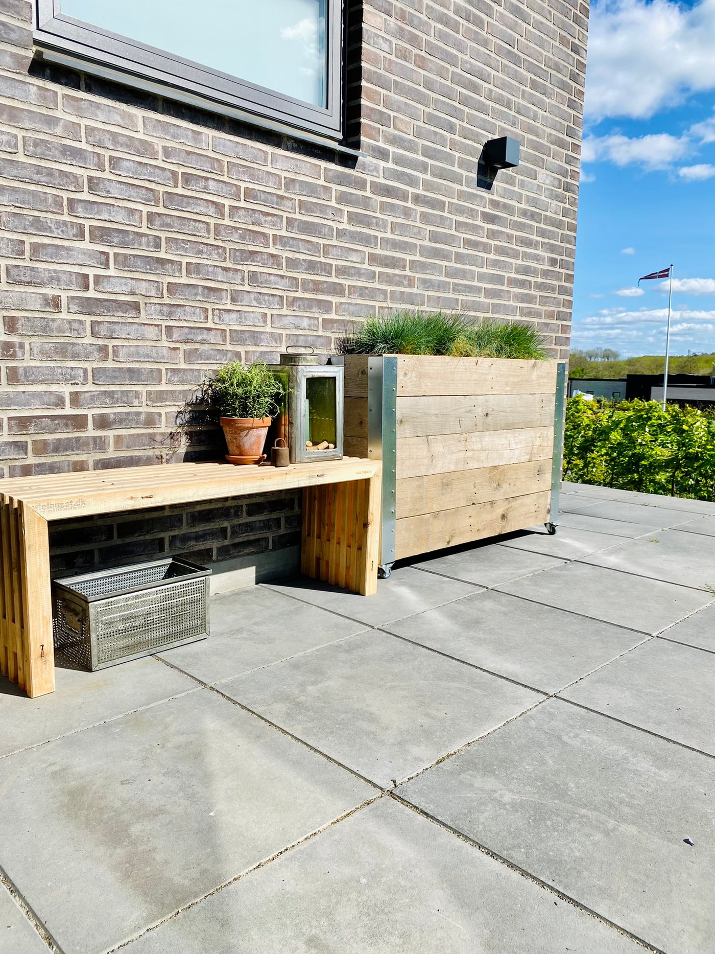 Blomsterkasse af Genbrugstræ | 126 cm